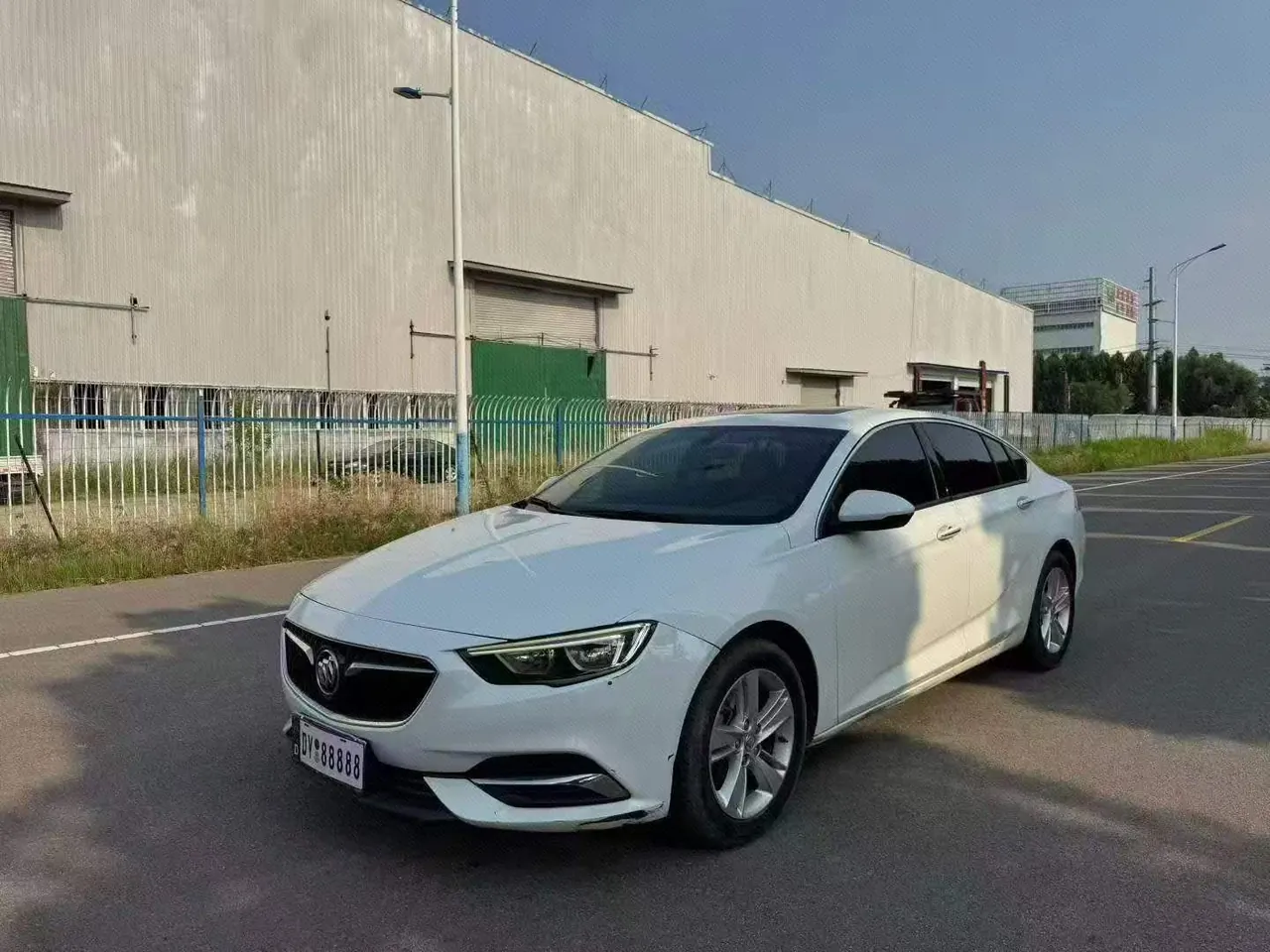 Open image lightbox: Buick 2020 Regal 1.5T 552T Luxury Automatic Gear