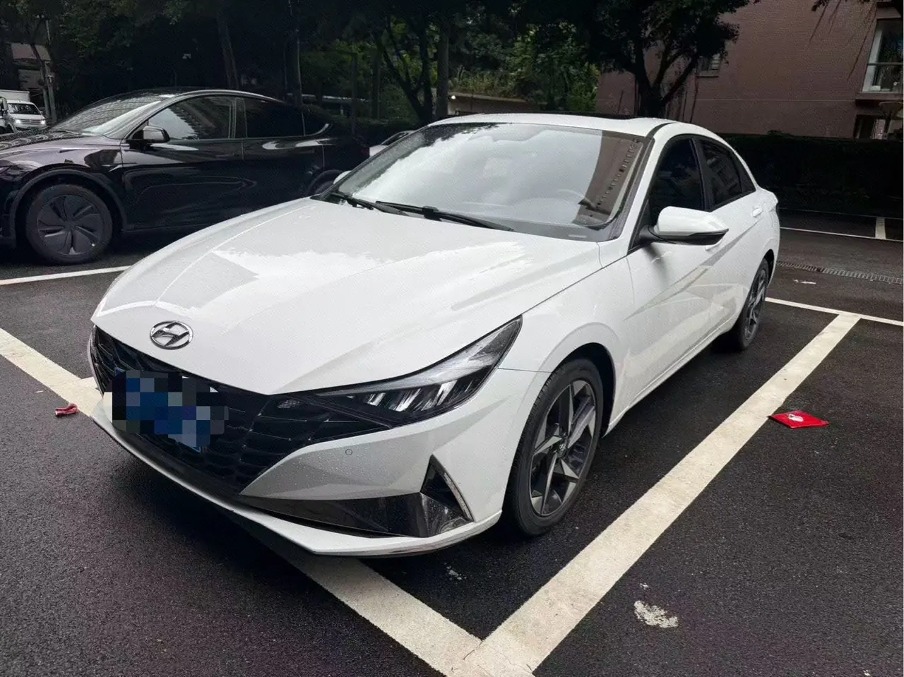 Open image lightbox: Hyundai 2022 Elantra -3-compartment 1.4TGDi 240TGDi LUX Premium Edition Automatic