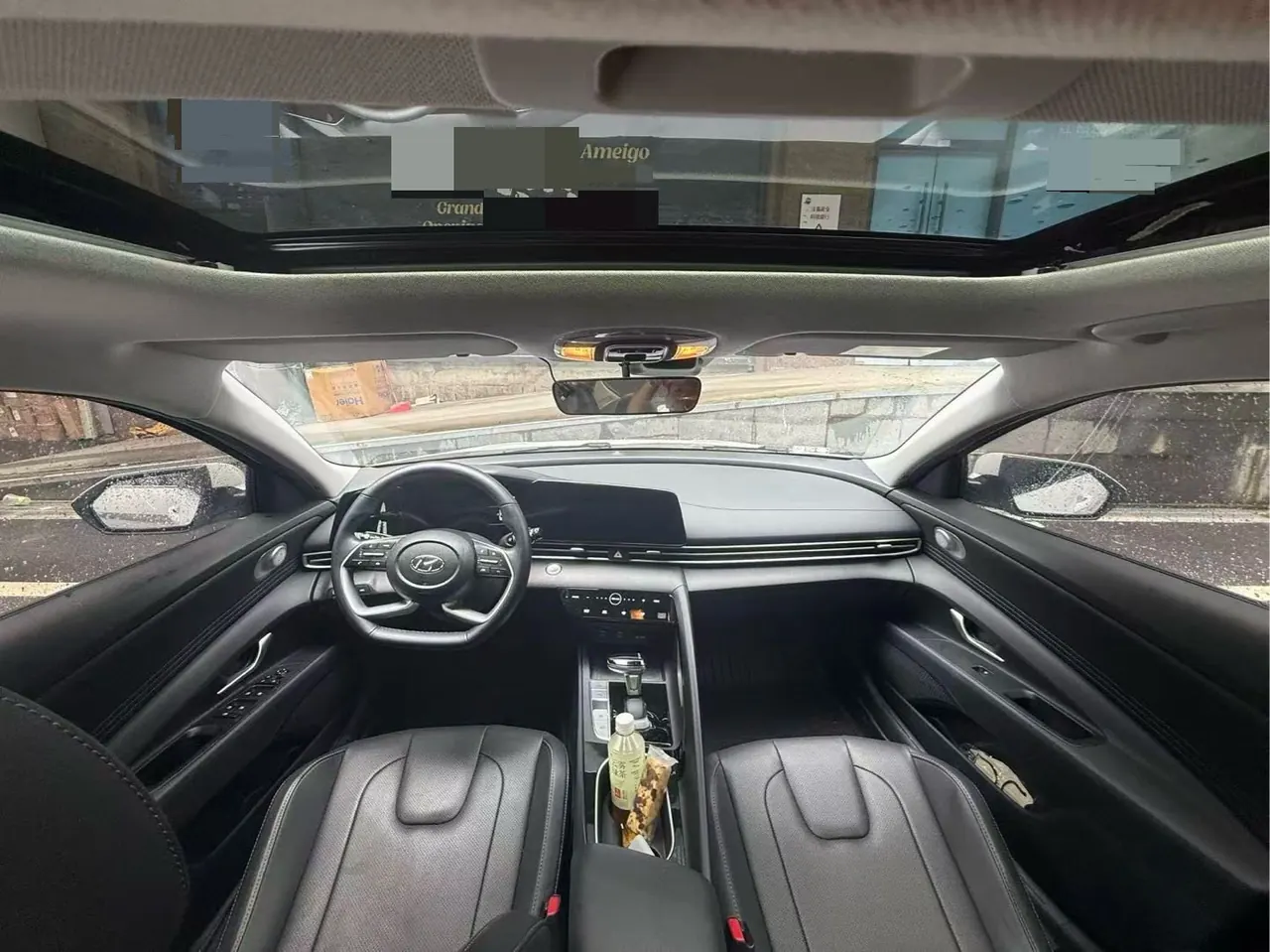 Hyundai 2022 Elantra -3-compartment 1.4TGDi 240TGDi LUX Premium Edition Automatic 3