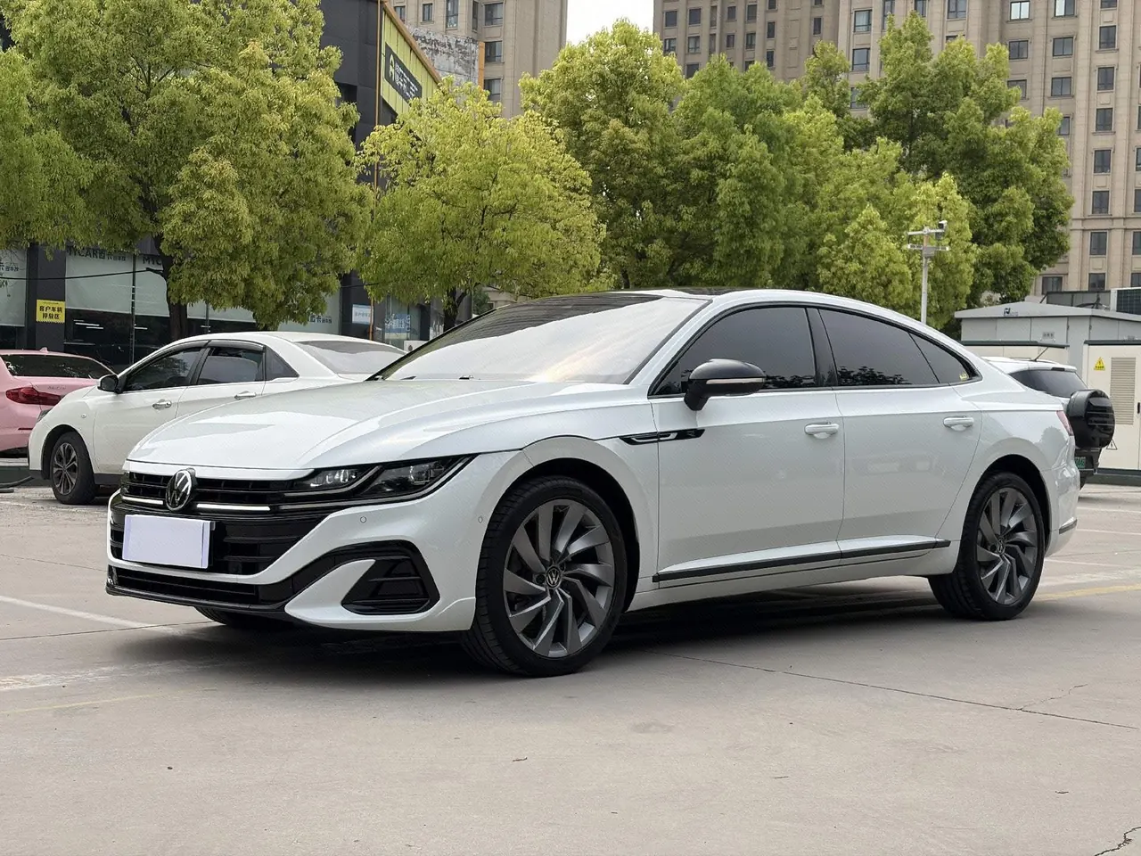 Open image lightbox: Volkswagen 2021 CC 2.0TSI 380TSI eye-catching automatic gear