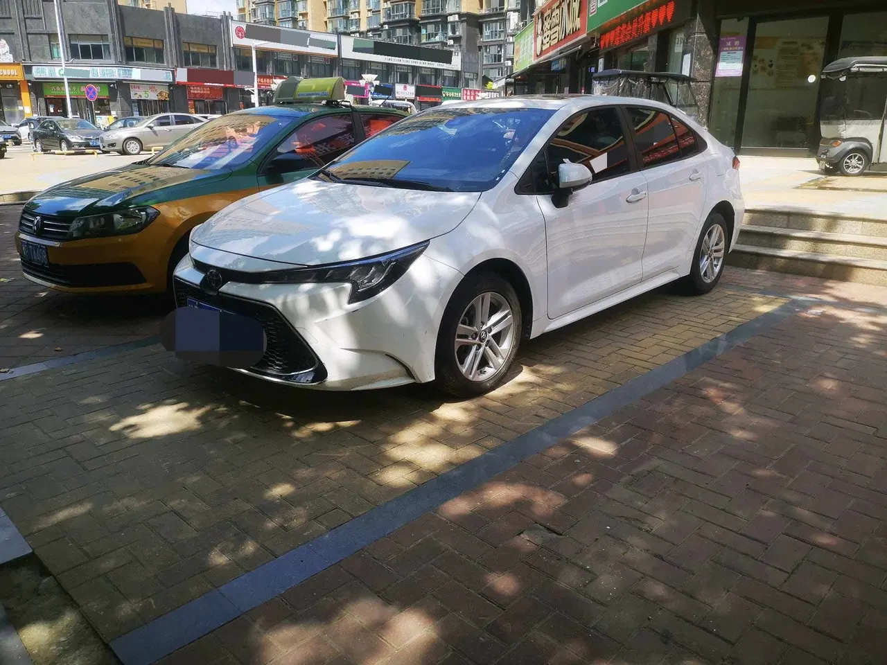 Open image lightbox: Toyota 2022 Lei Ling 1.2T Stepless 185T Deluxe Automatic Gear