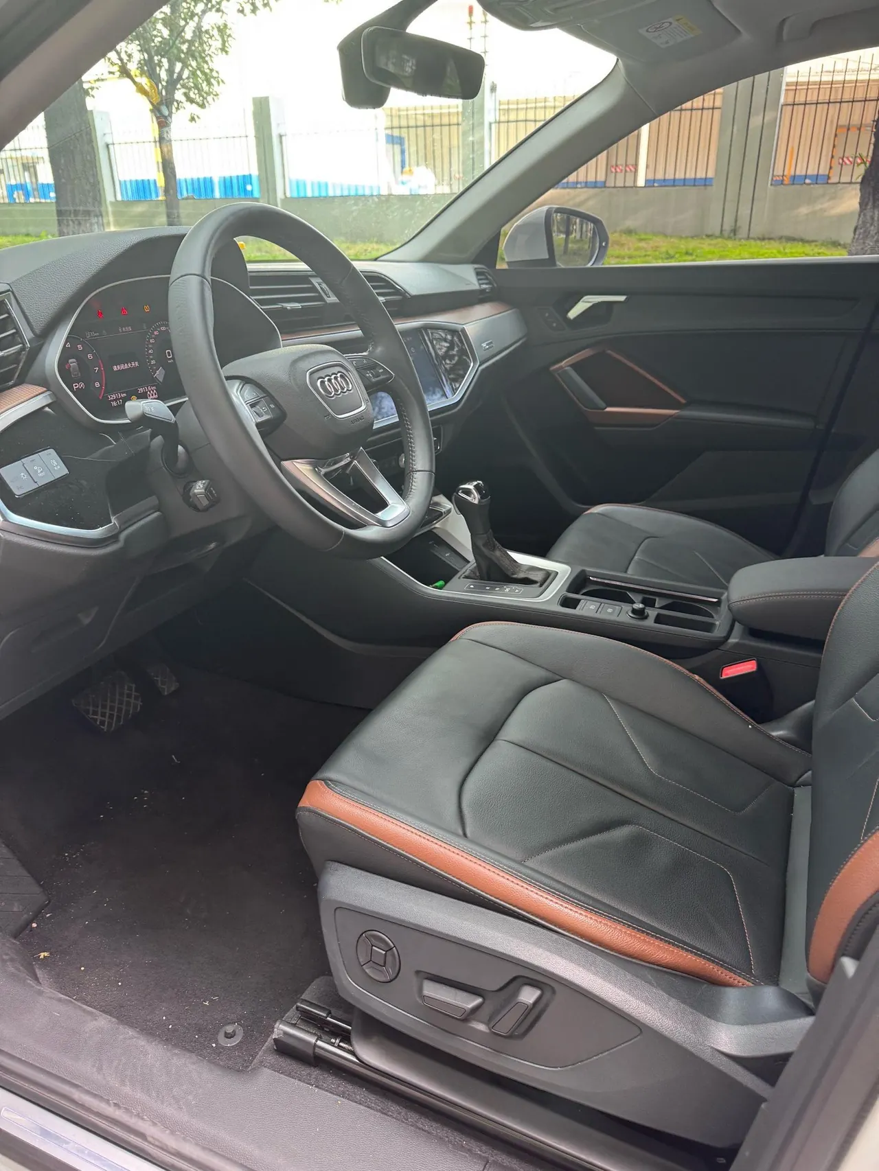 Audi 2022 Q3 1.4TFSI 35TFSI Fashion Elegant Automatic Gear 7