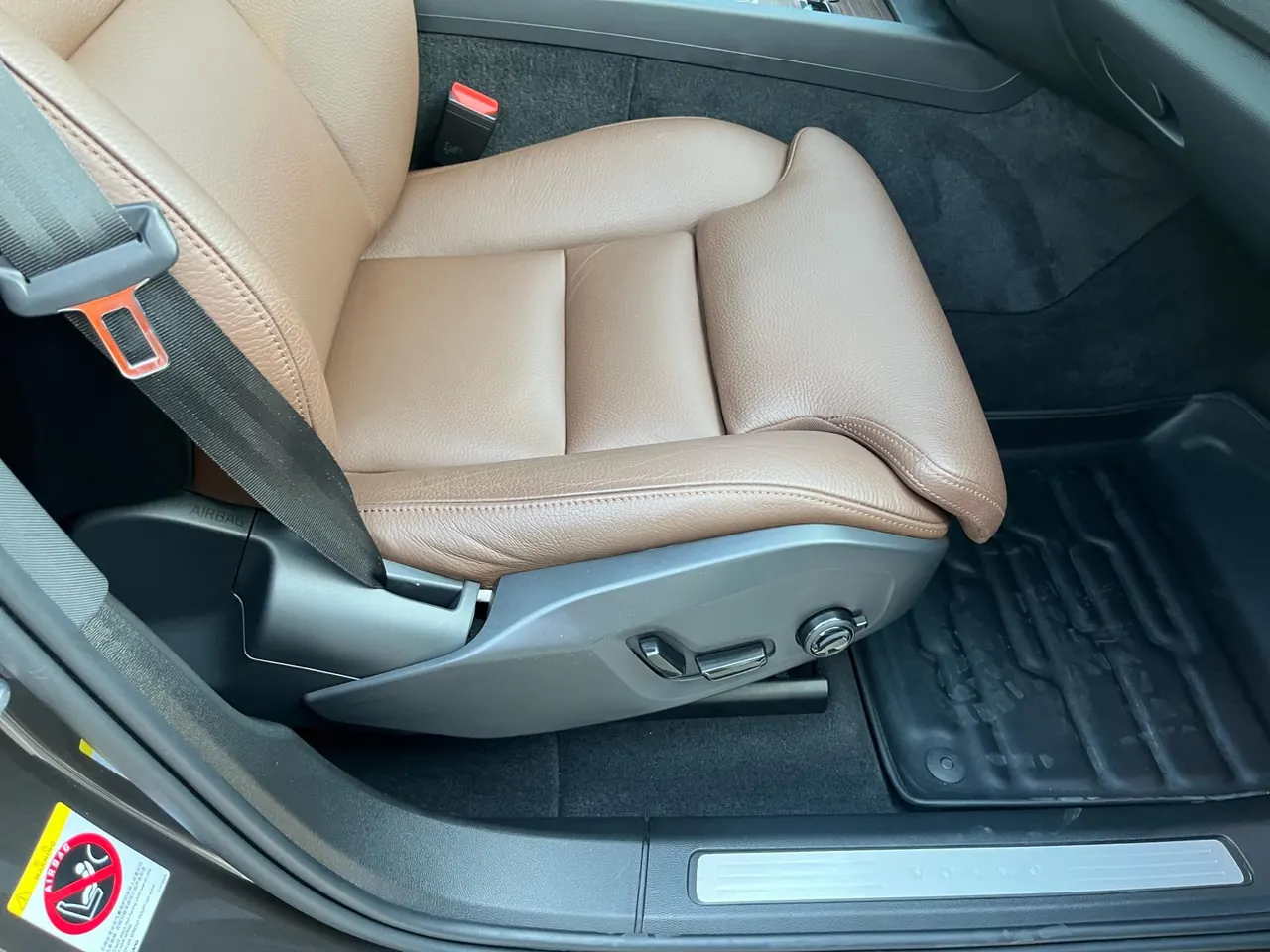 Volvo 2022 XC60 48V 2.0T B5 4-wheel drive Zhiyuan Deluxe Edition Automatic Gear 11