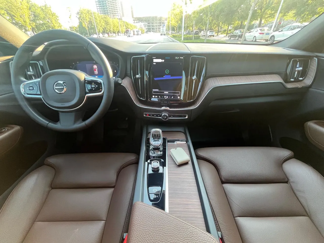 Volvo 2022 XC60 48V 2.0T B5 4-wheel drive Zhiyuan Deluxe Edition Automatic Gear 7