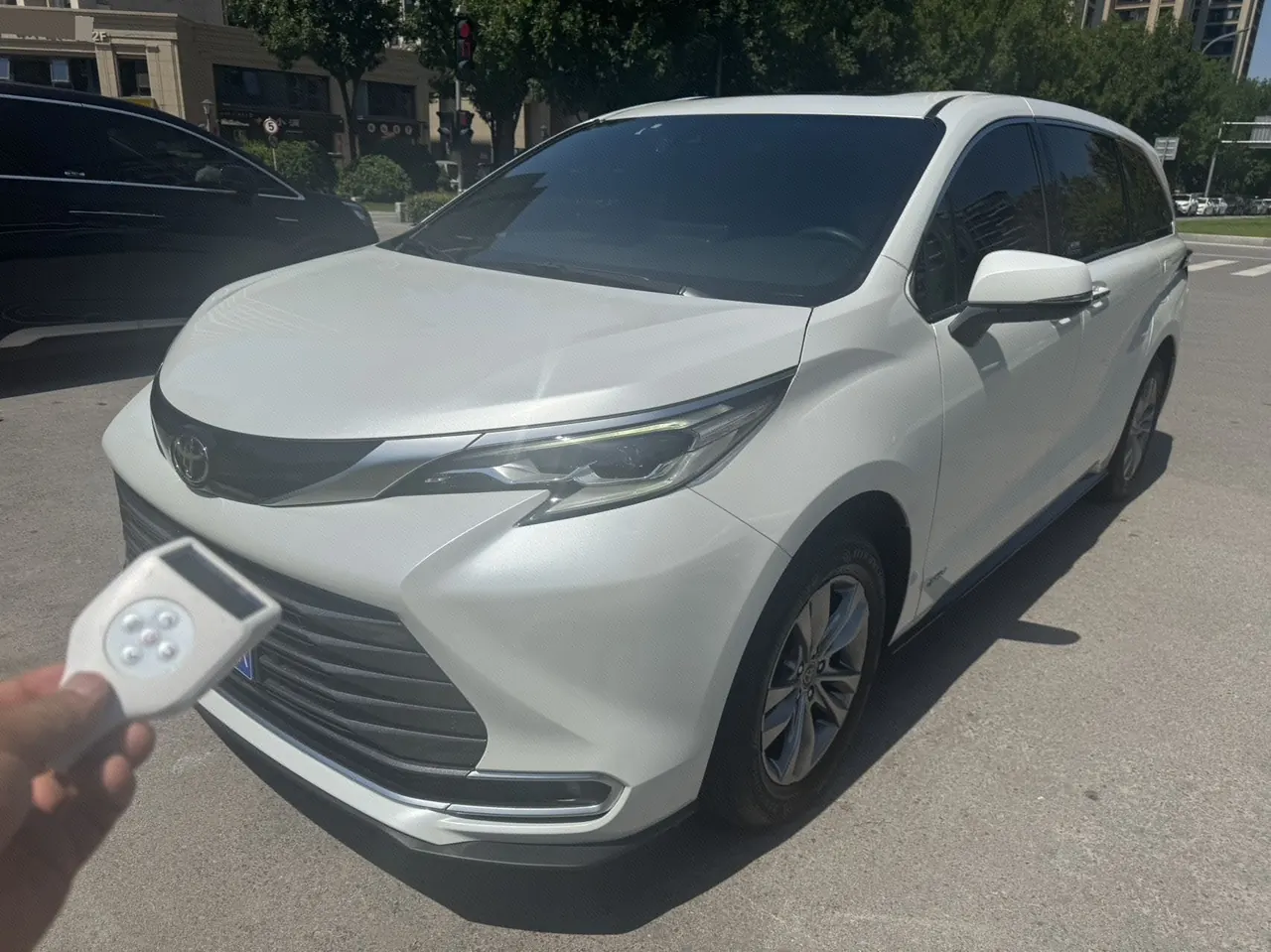 Open image lightbox: Toyota 2024 Sana 2.5 Stepless Four-wheel Drive Premium Edition Automatic Transmission