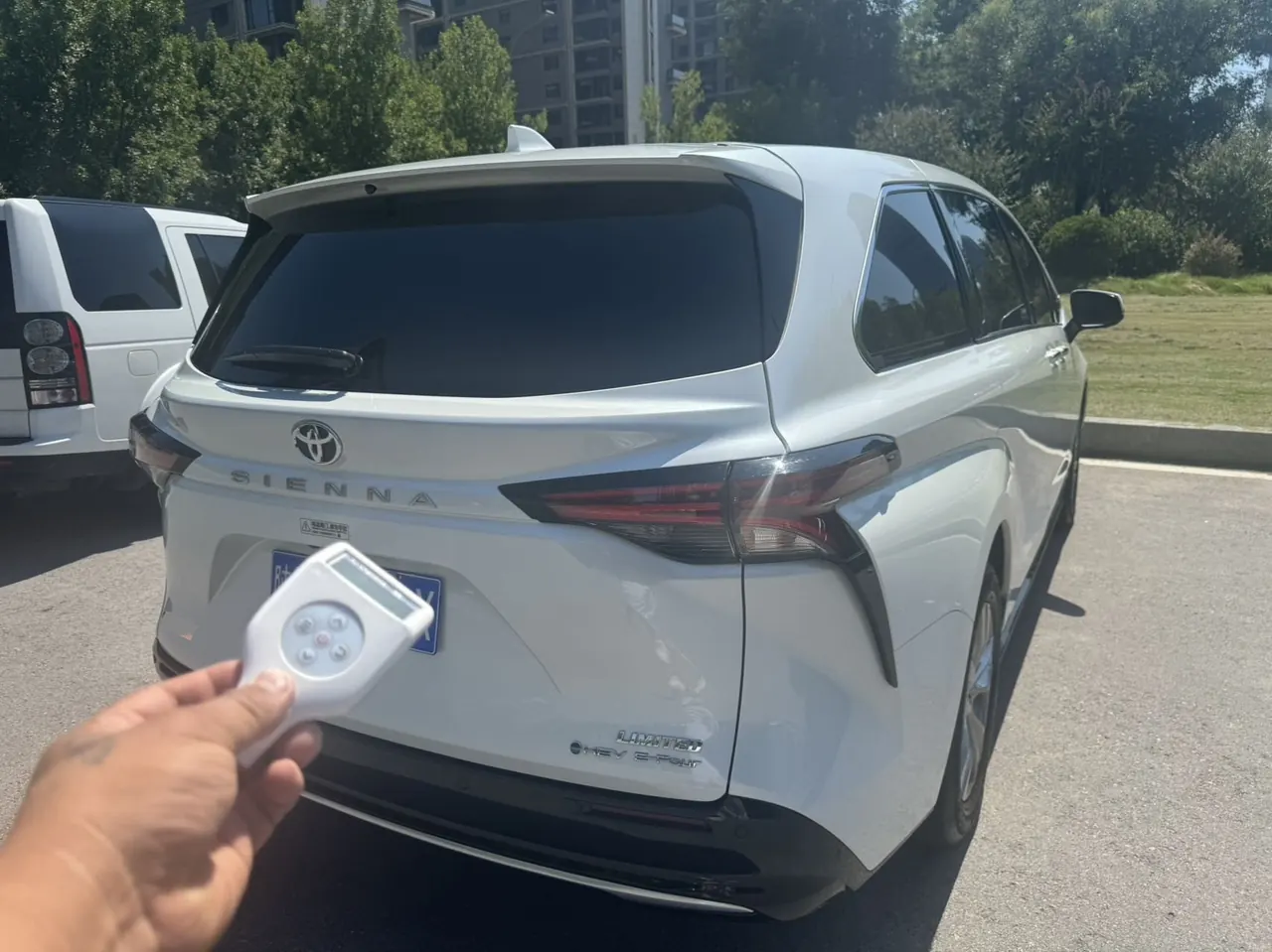Toyota 2024 Sana 2.5 Stepless Four-wheel Drive Premium Edition Automatic Transmission 5