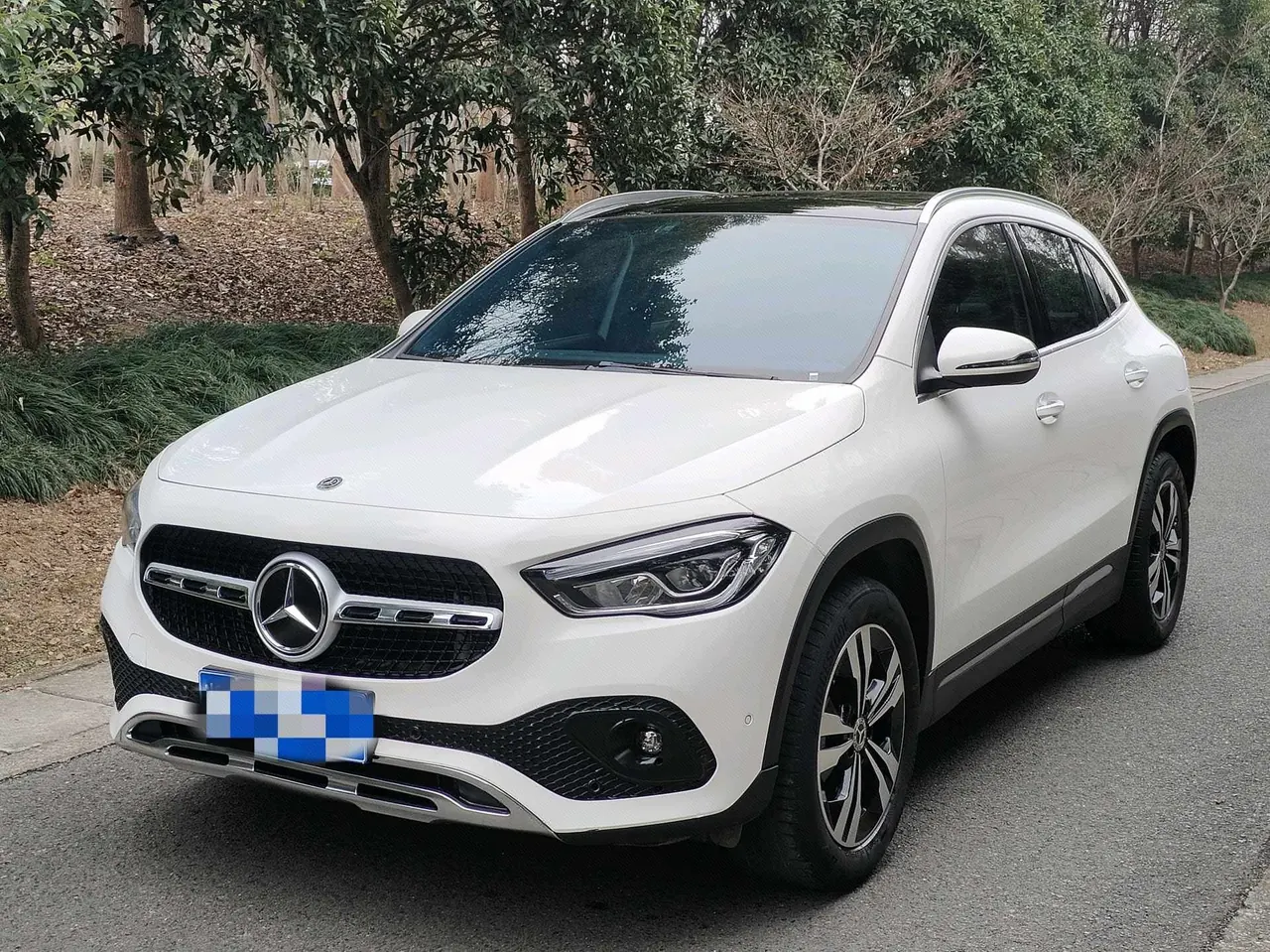 Open image lightbox: Mercedes Benz 2020 GLA 200 1.3T automatic gear