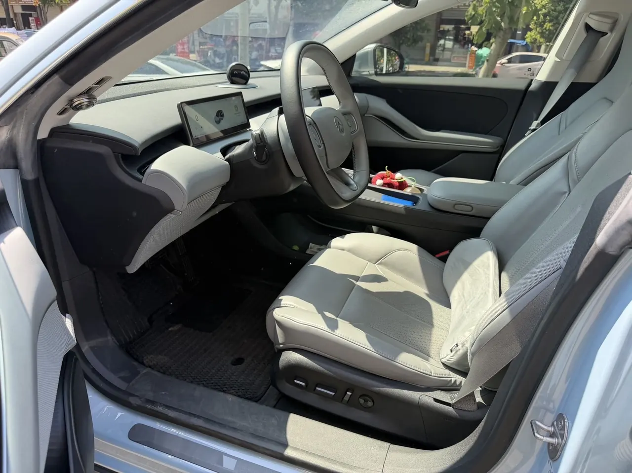 NIO 2022 ET5 75kWh automatic gear 5