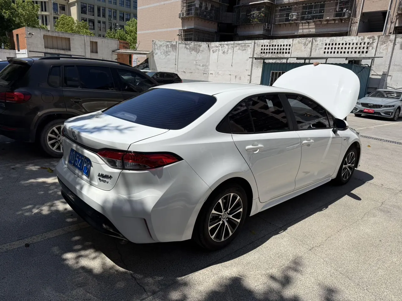 Toyota 2024 Lei Ling Shuangqing 1.8 Stepless Intelligent Electric Hybrid Deluxe Edition Automatic Gear 3