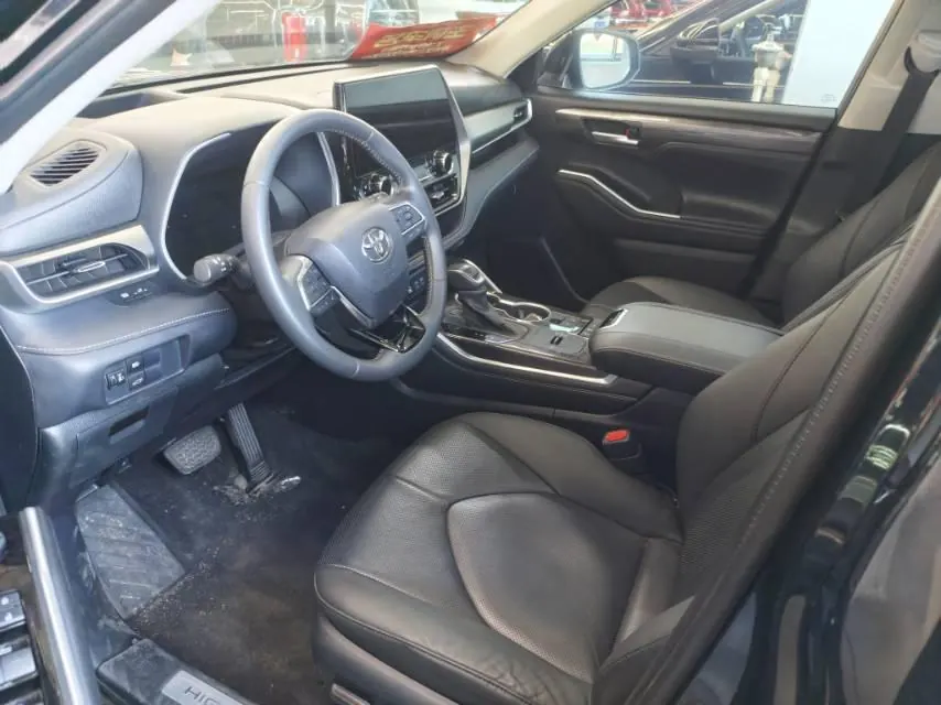 Toyota 2024 Highlander Dual Engine 2.5 Stepless Intelligent Electric Hybrid Four-wheel Drive Premium Edition 7-seat Automatic Transmission 3