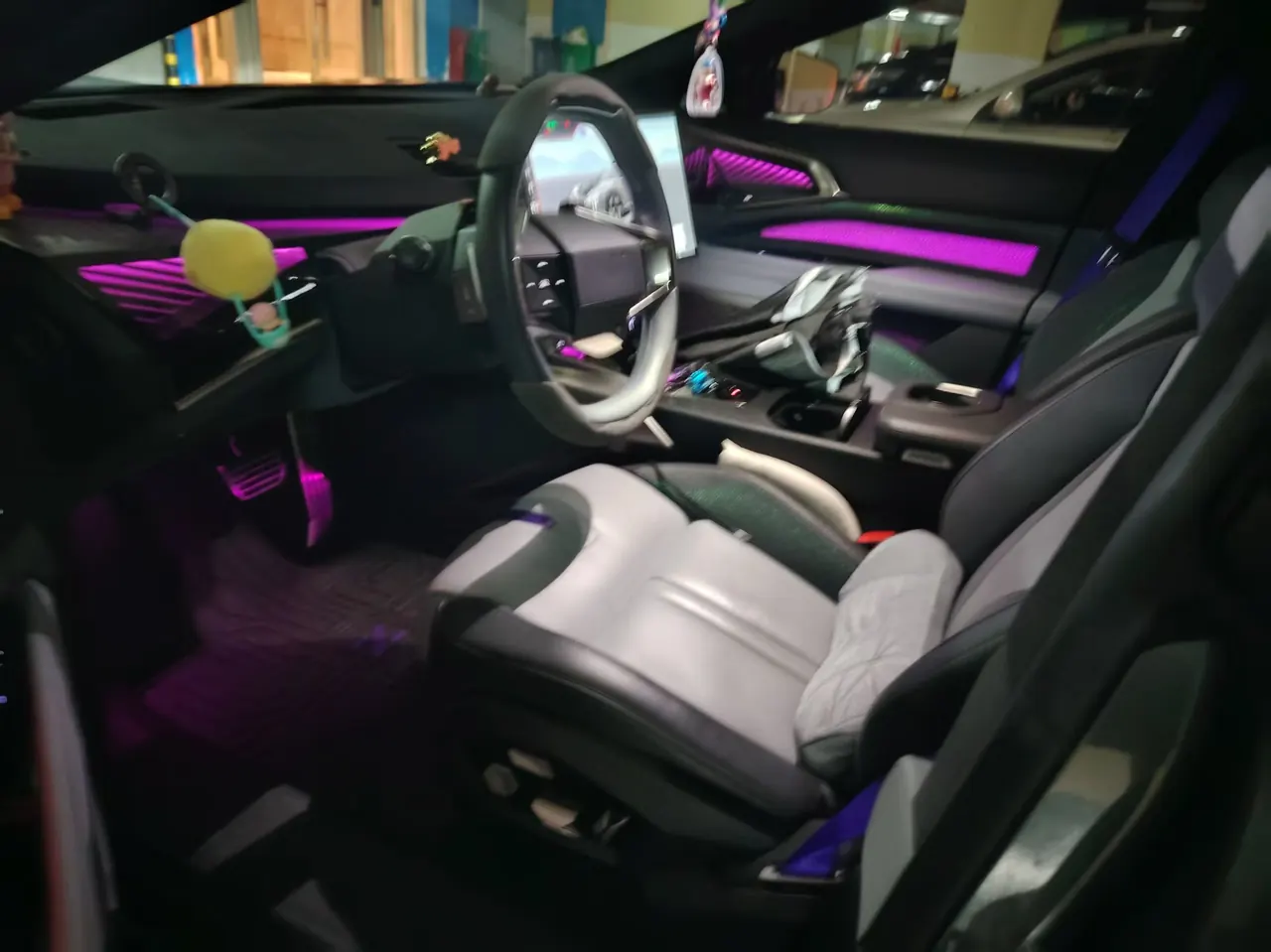 HiPhi 2023 HiPhi Z four-seater automatic gear 4
