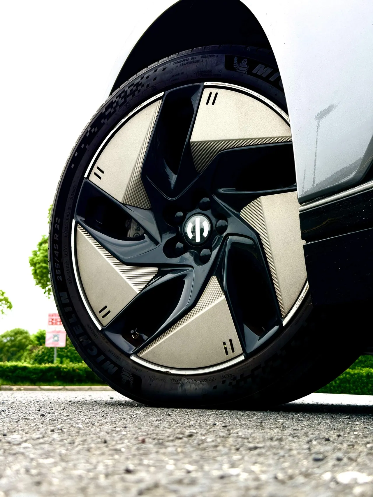 HiPhi 2023 HiPhi Z five-seat automatic gear 13