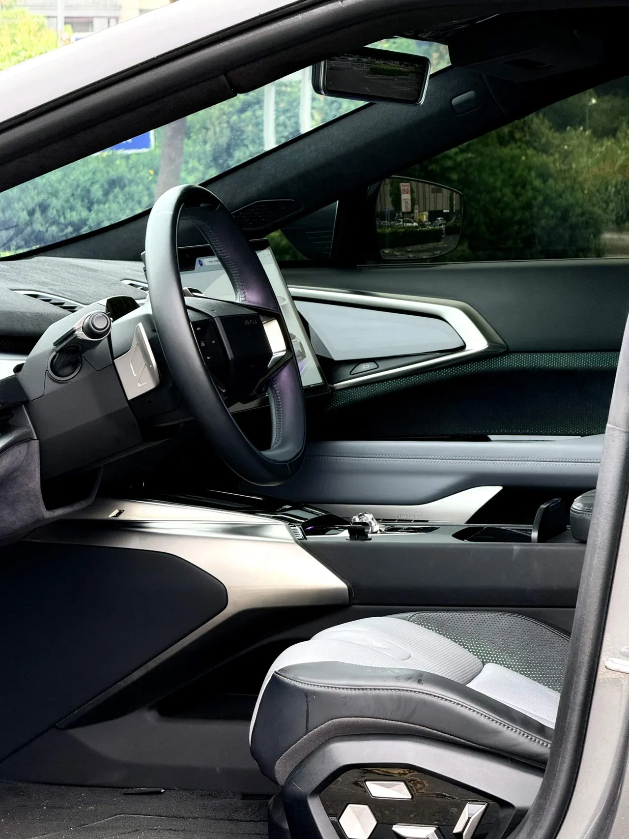 HiPhi 2023 HiPhi Z five-seat automatic gear 7