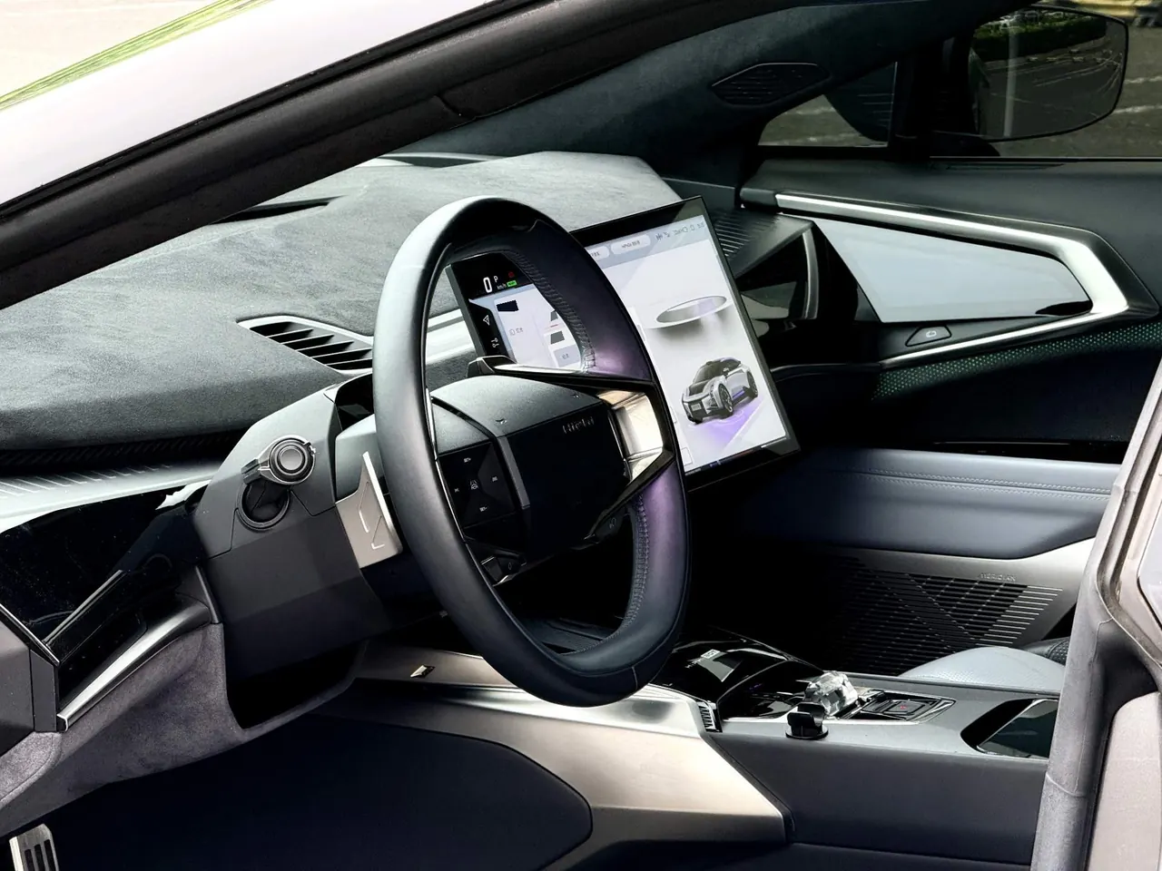 HiPhi 2023 HiPhi Z five-seat automatic gear 8