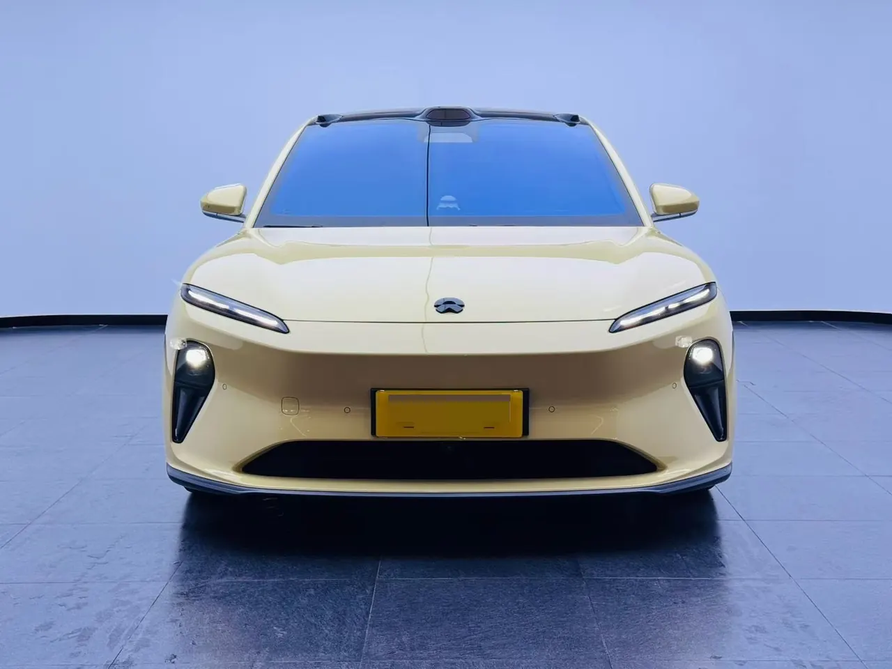 NIO 2022 ET5 75kWh automatic gear 2