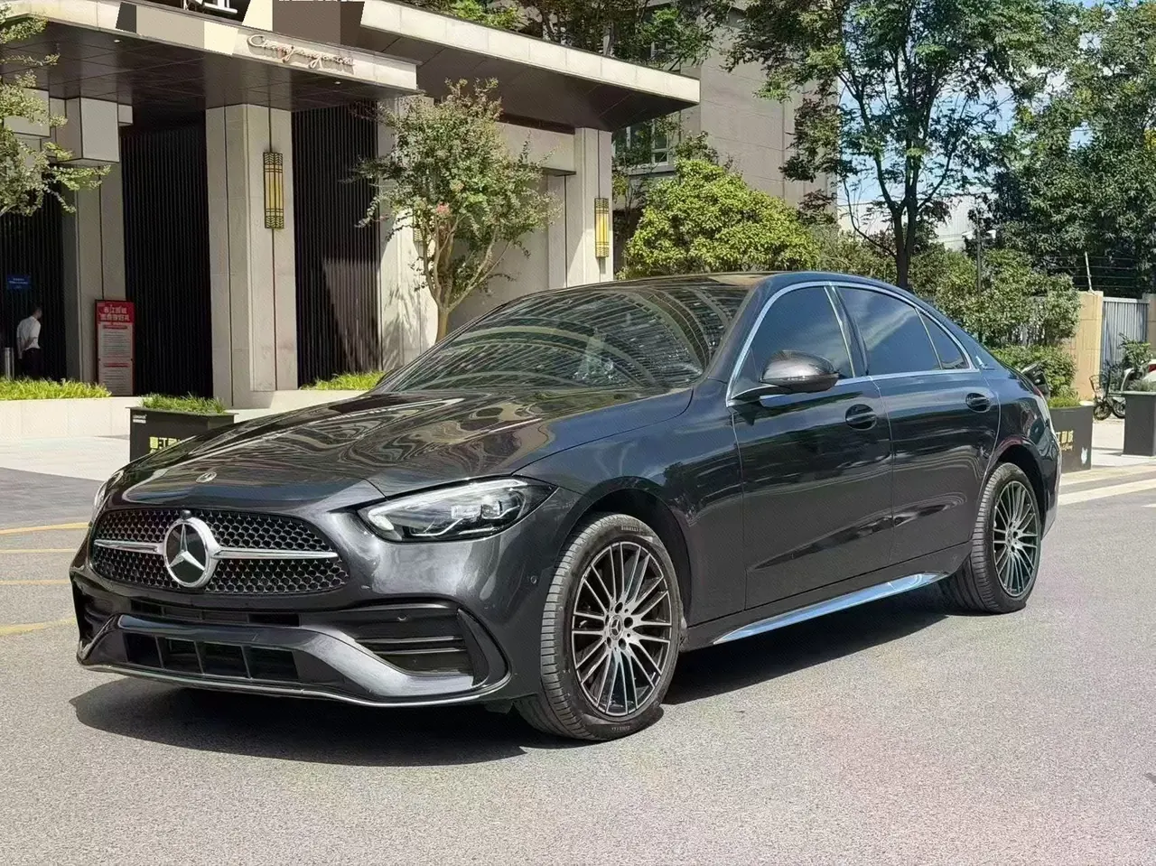 打开图片灯箱:Mercedes Benz Class C 2024 C 260 L 48V 1.5T Sports Edition Automatic Gear