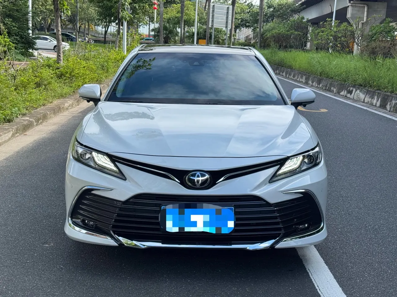 Toyota 2023 Camry 2.5G Deluxe Edition Automatic Gear 2