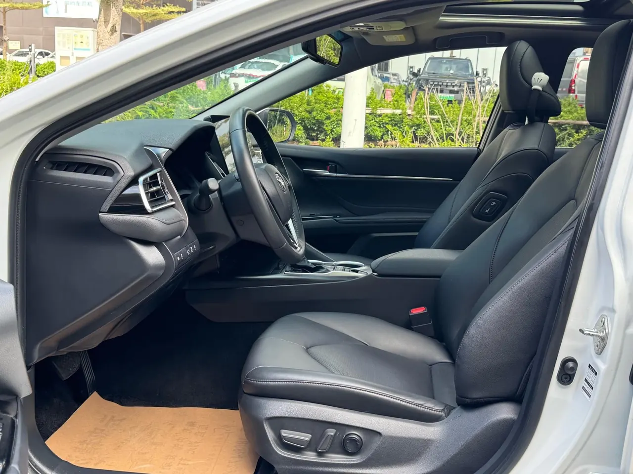 Toyota 2023 Camry 2.5G Deluxe Edition Automatic Gear 5