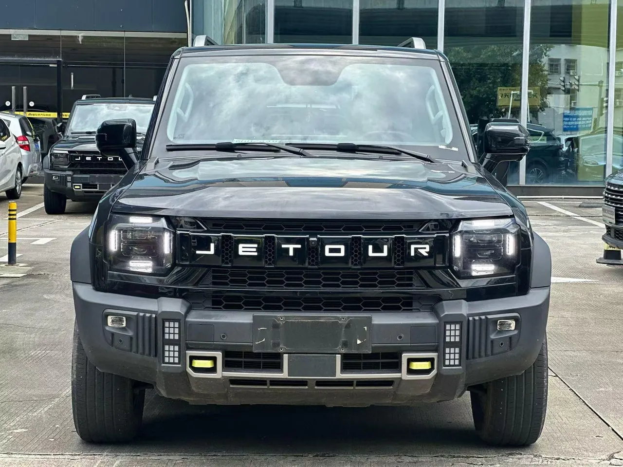 Jetour 2023 Travelers 1.5T Two-Drive Discovery PRO Automatic Gear 2