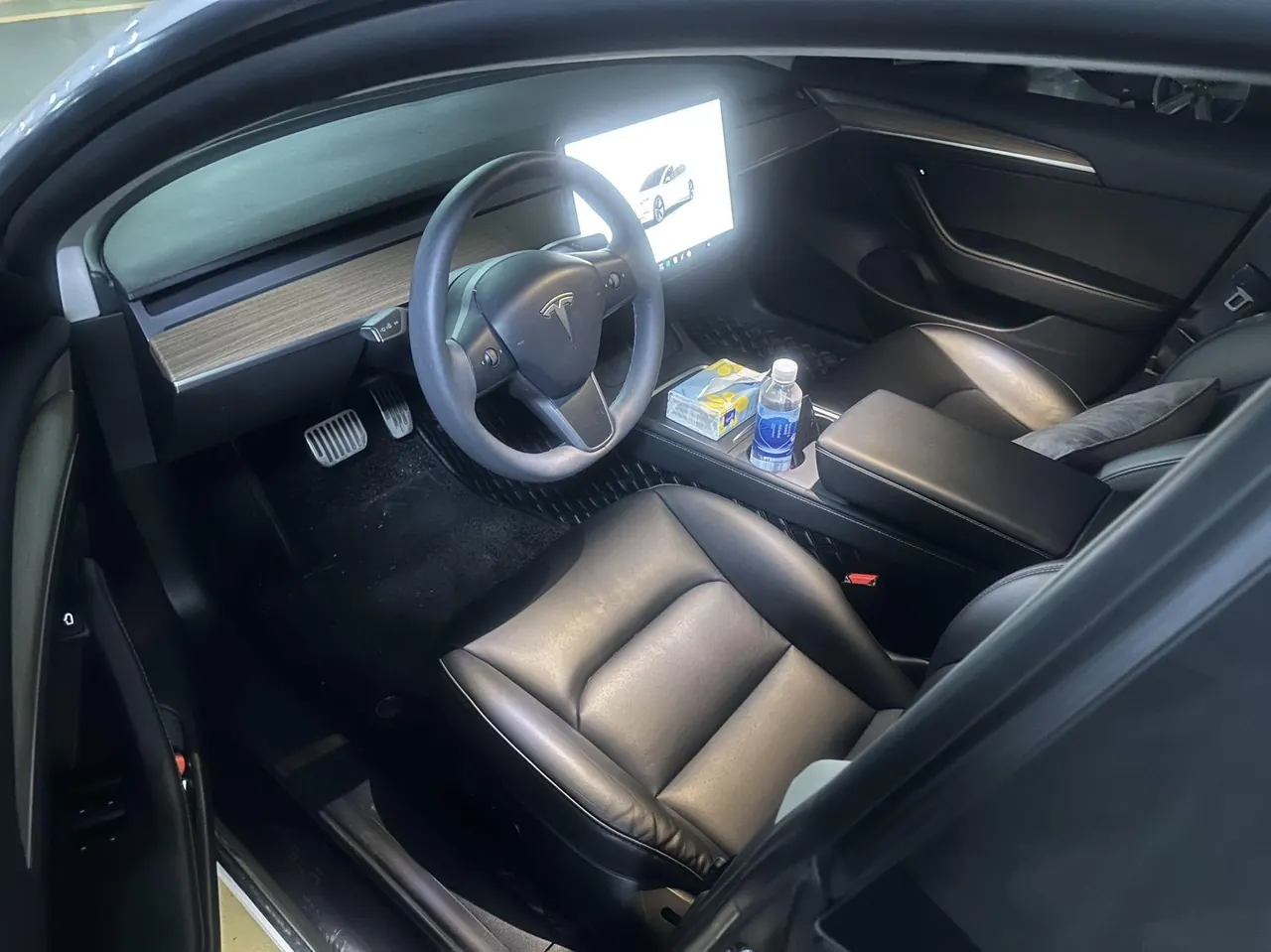 Tesla 2022 Model 3 rear-wheel drive version of automatic transmission 4