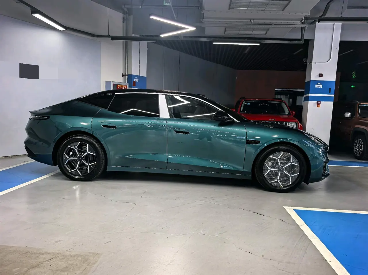 LYNK&amp;CO 2026 LYNK&amp;CO 10 701 Long Endurance Ultra Auto 6