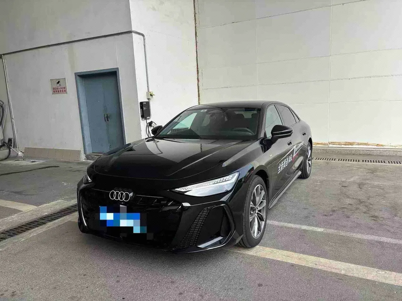 Open image lightbox: Audi 2026 A6L 2.0T Enjoy Dynamic Automatic