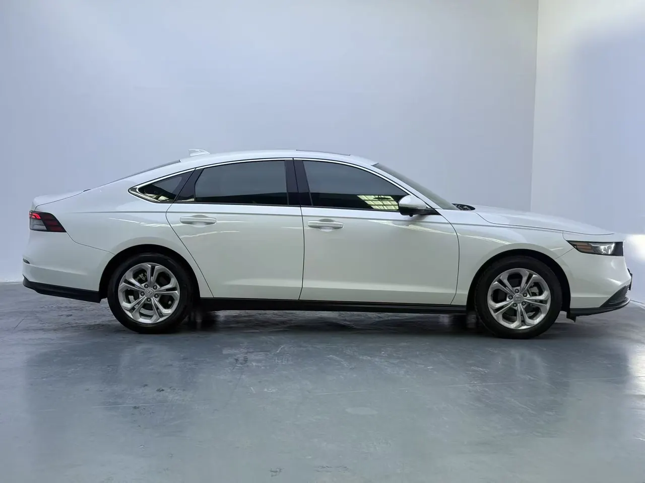 Honda 2023 11th Generation Accord 1.5T Stepless 260TURBO Smart Edition Automatic Gear 9