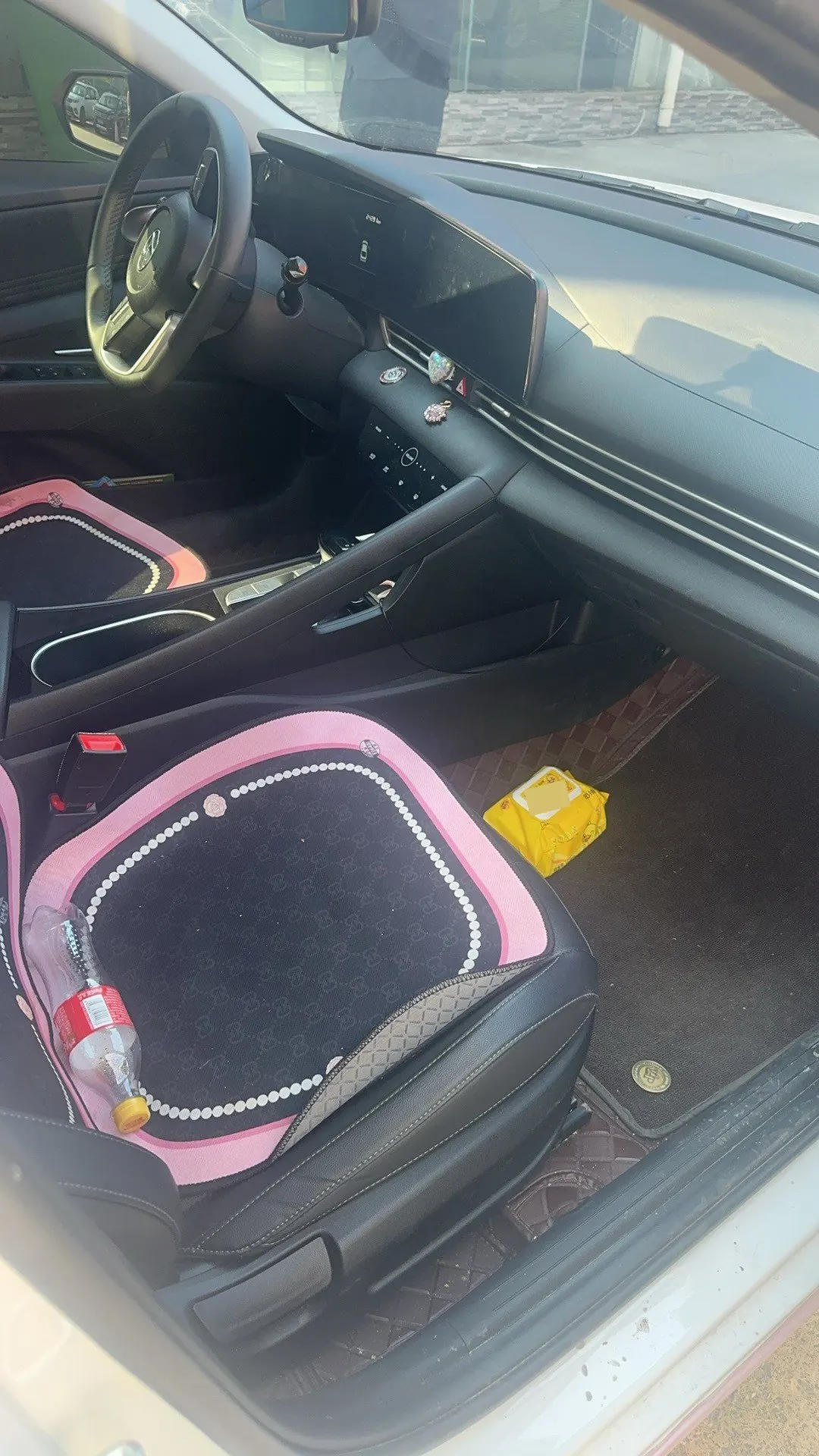 Hyundai 2023 Elantra -3-compartment 1.5 stepless LUX premium automatic gear 3