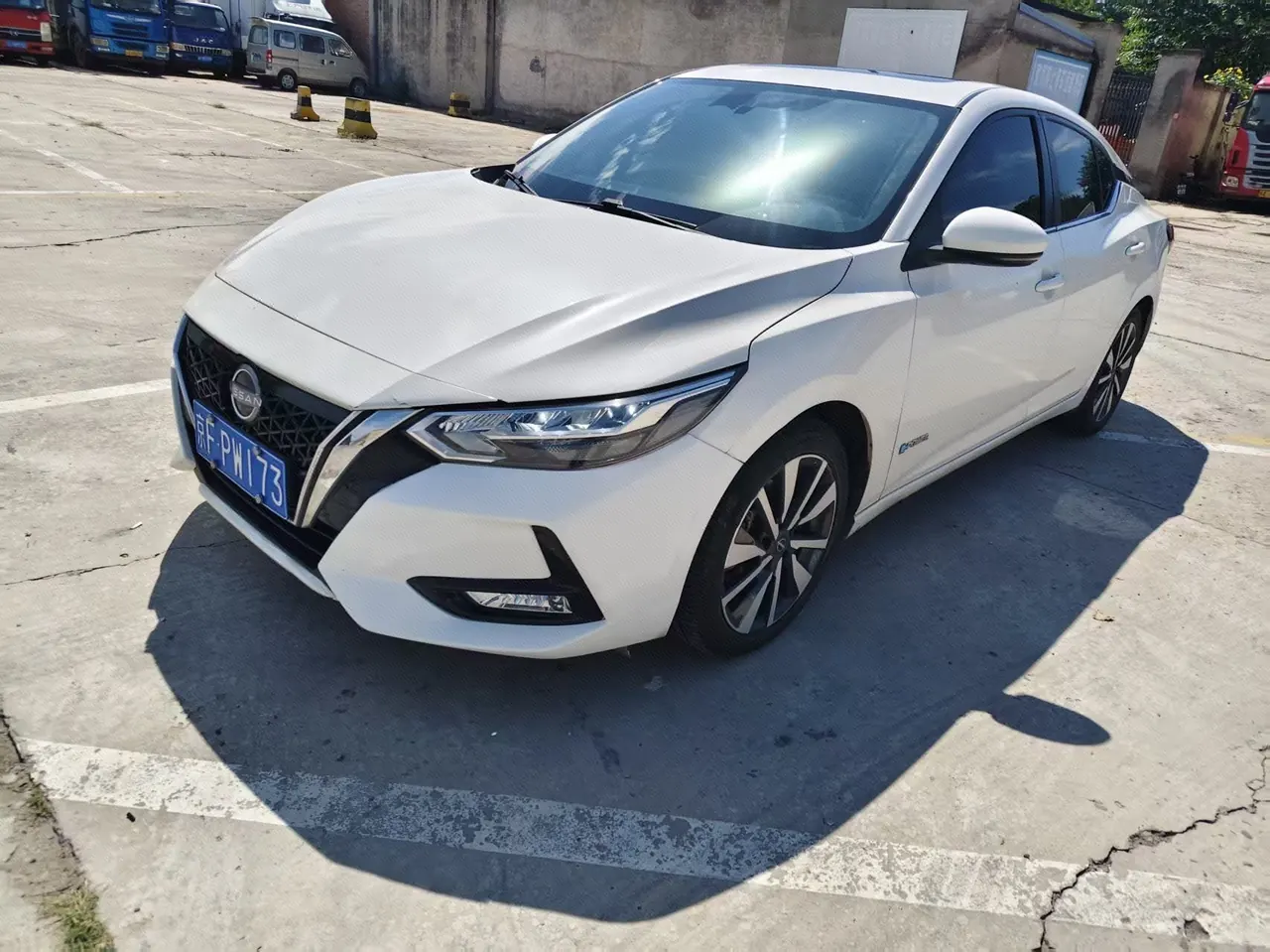 打开图片灯箱:Nissan 2023 Sylphy e-POWER full electric drive large screen version of automatic gear