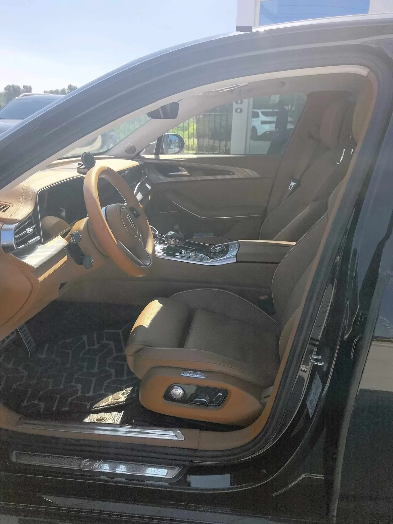 HongQi 2020 H9 48V 2.0T Zhilian Flag Edition Automatic Gear 4