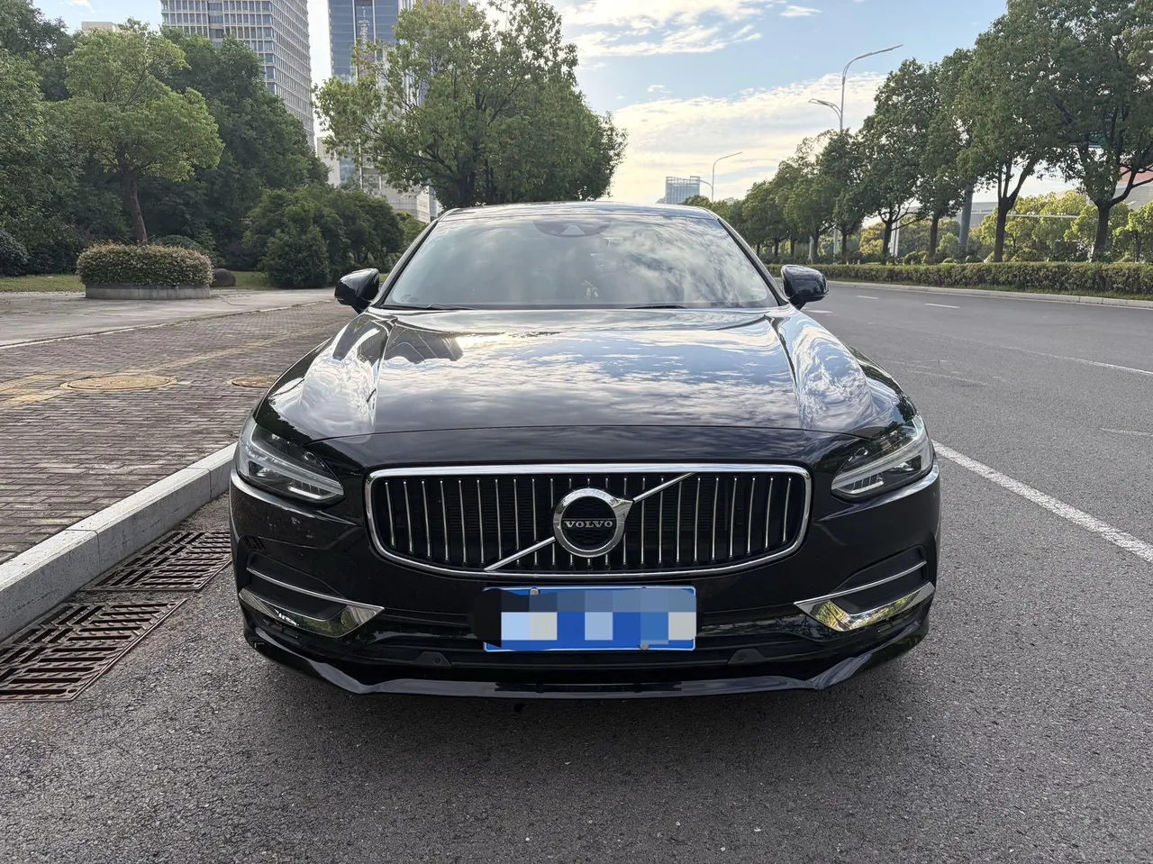 Volvo 2020 S90 2.0T T5 Zhiyi Deluxe Edition Automatic Gear 2