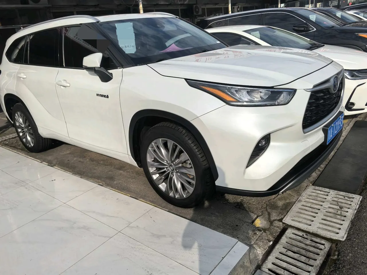 Toyota 2023 Highlander Dual Engine 2.5 Stepless Four-wheel Drive Knight Edition 7-seat Automatic Gear 2