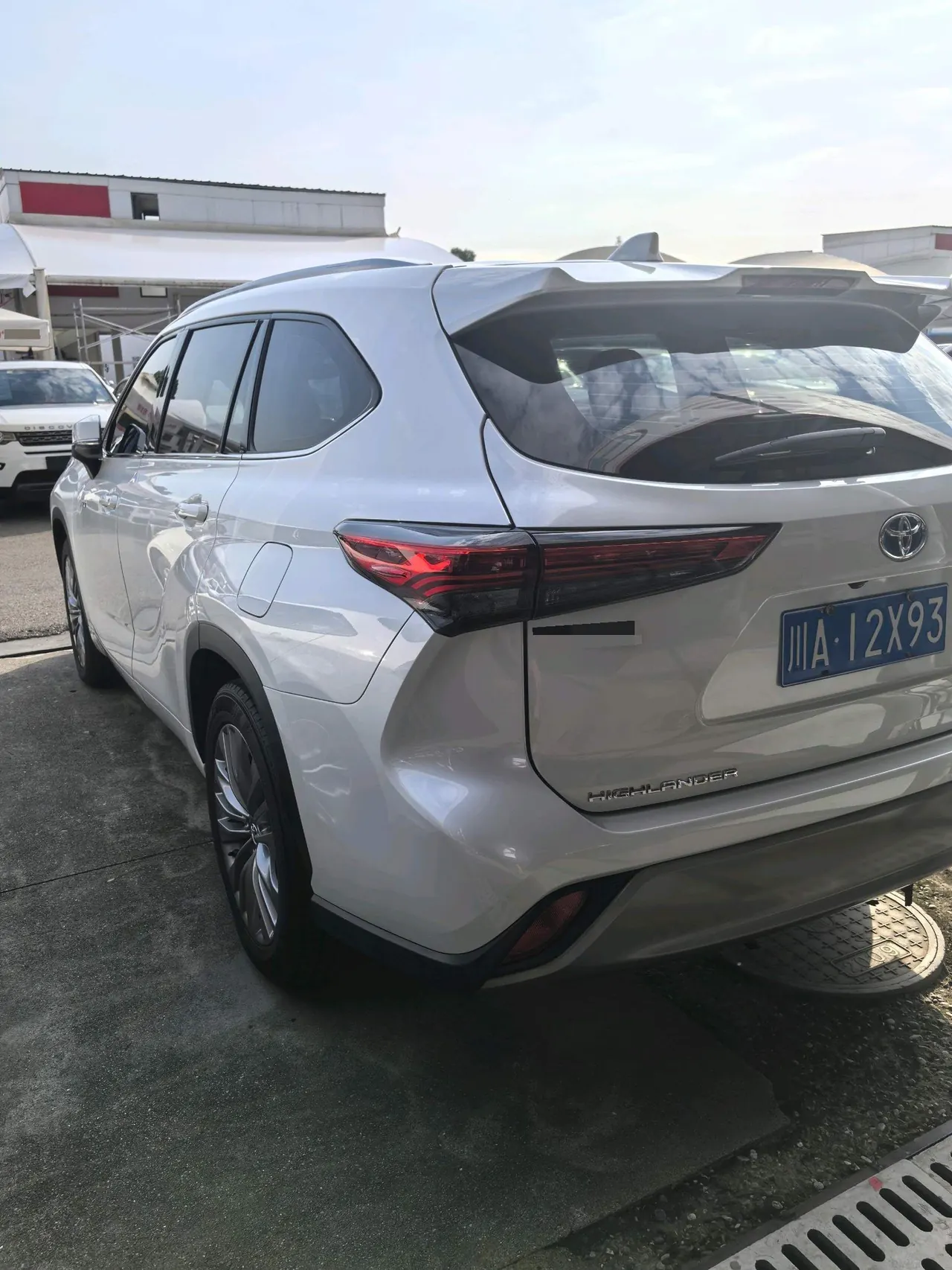 Toyota 2023 Highlander Dual Engine 2.5 Stepless Four-wheel Drive Knight Edition 7-seat Automatic Gear 4