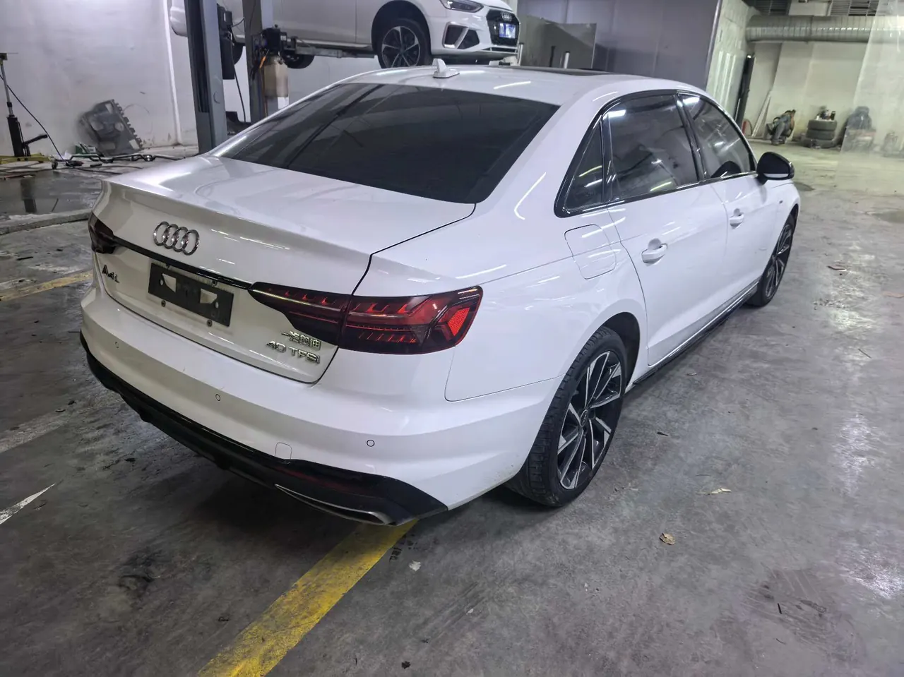 Audi 2023 A4L 2.0TFSI 40TFSI Deluxe Dynamic Automatic 2