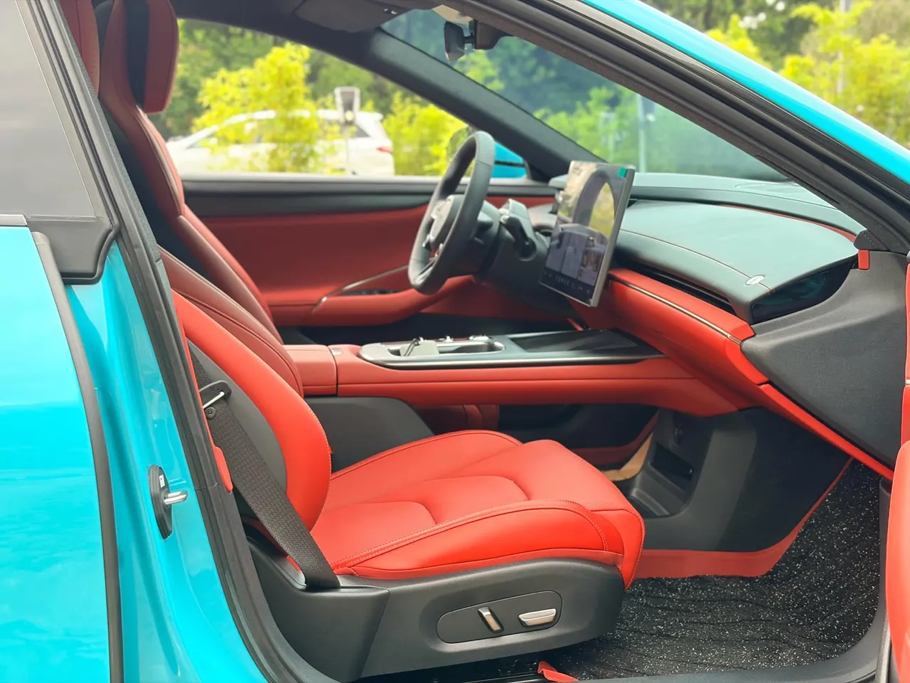 MI 2024 SU 7 700km Rear Drive Long Endurance Smart Driving Edition Automatic Gear 9