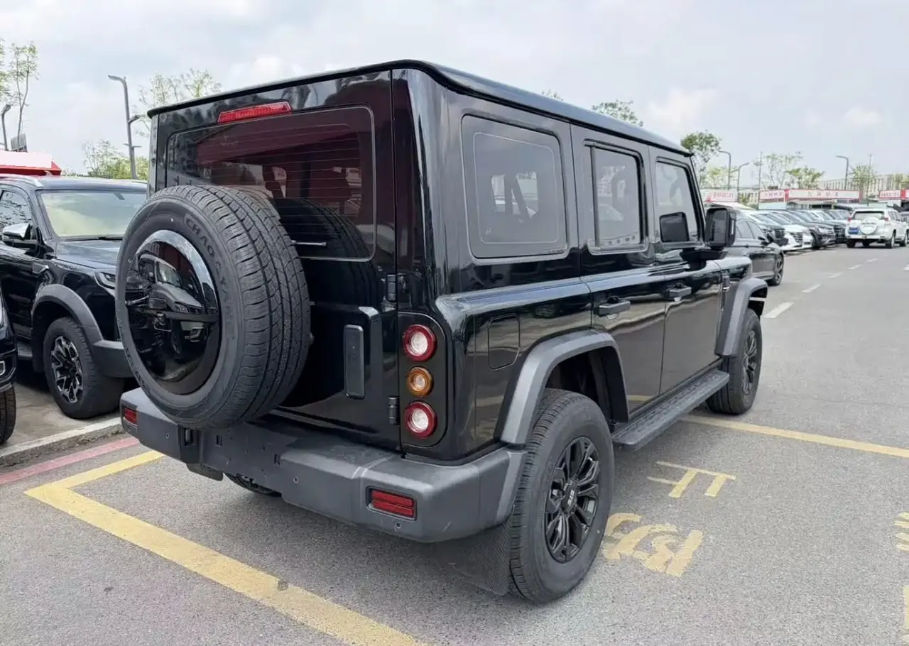 212 2024 T01 2.0T Explorer Automatic 3