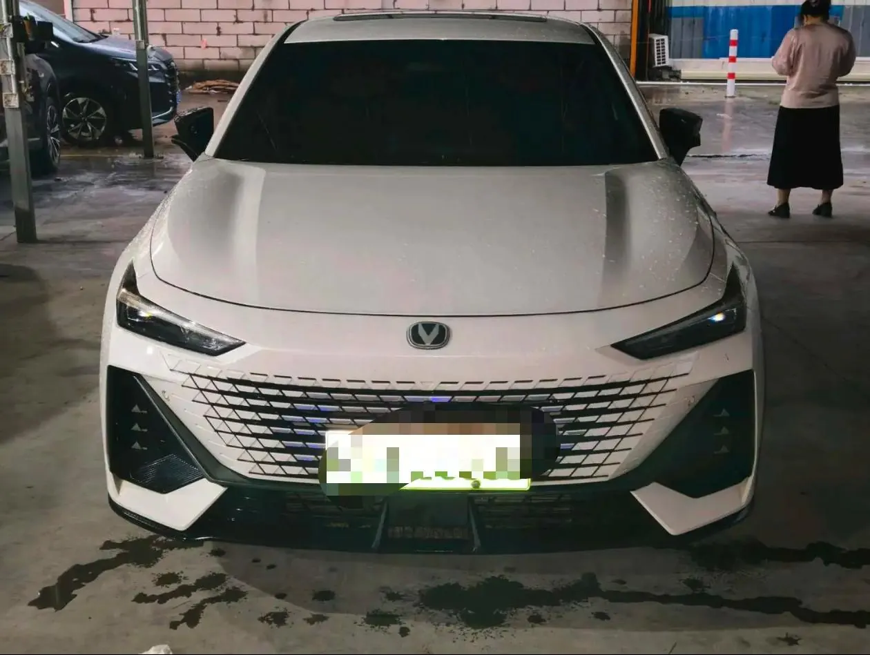ChangAn 2023 UNI-V Smart Electric iDD 1.5T 113km Smart Fun (Fast Edition) Automatic Gear 2