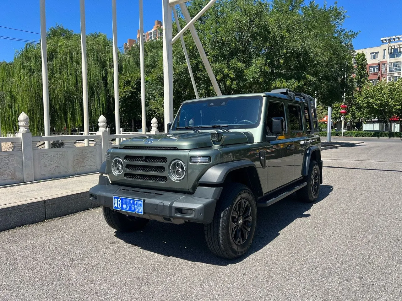 212 2024 T01 2.0T Explorer Automatic - View 1