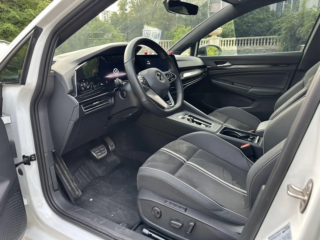 Volkswagen 2023 Golf 8 R-Line 1.4TSI 280TSI Lite Automatic 4