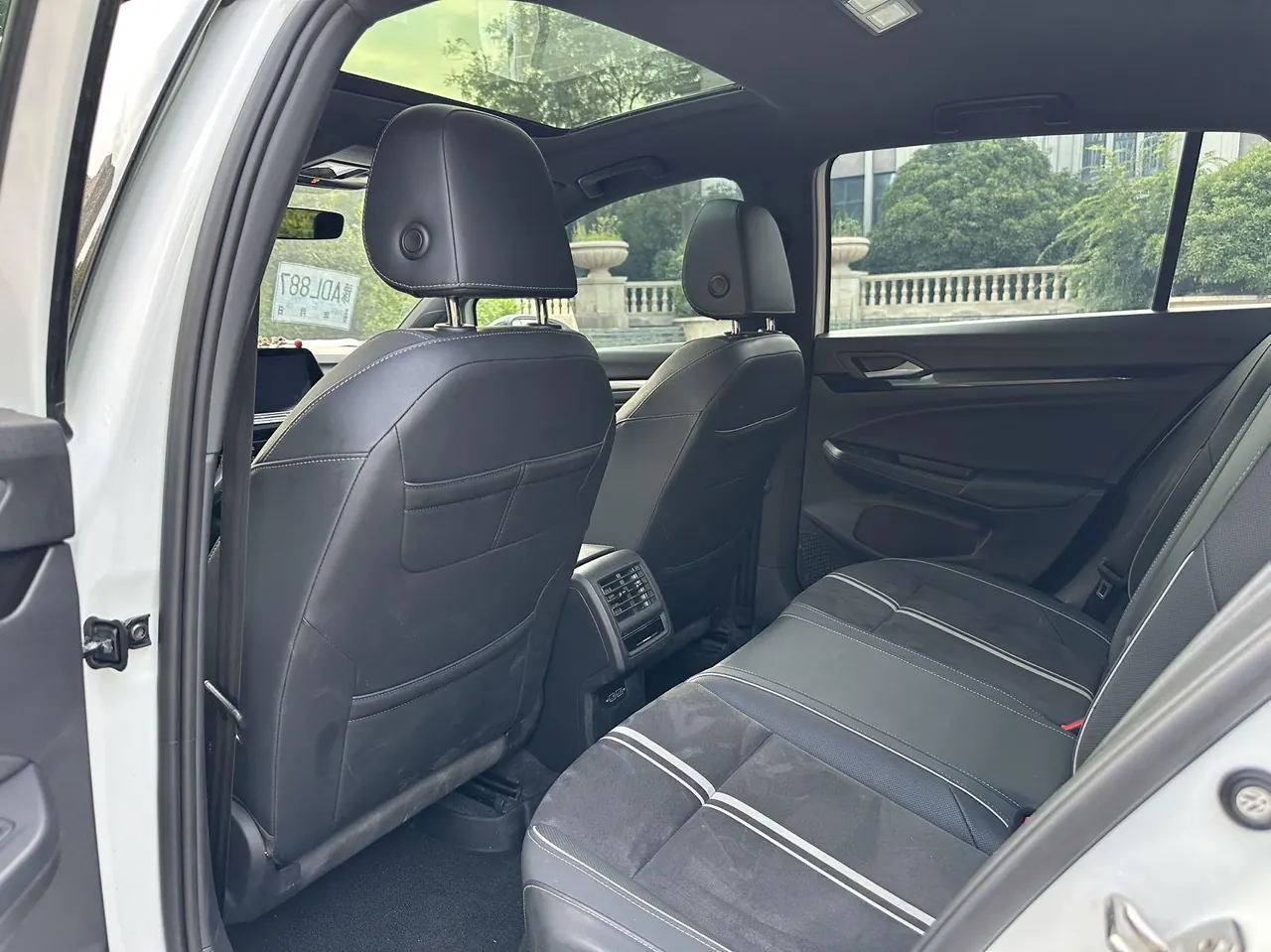 Volkswagen 2023 Golf 8 R-Line 1.4TSI 280TSI Lite Automatic 5
