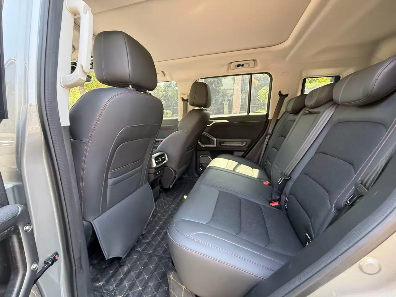 Jetour 2024 Traveler 2.0T Four-Wheel-Drive Cross-Country PRO Entertainment Version Automatic Transmission 6