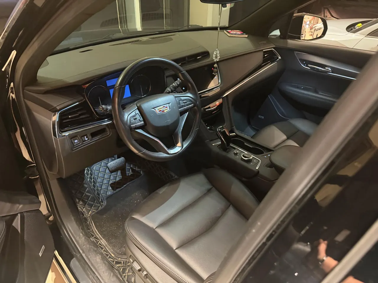 Cadillac 2022 XT6 48V 2.0T 7-seat four-wheel drive fashion automatic gear 4