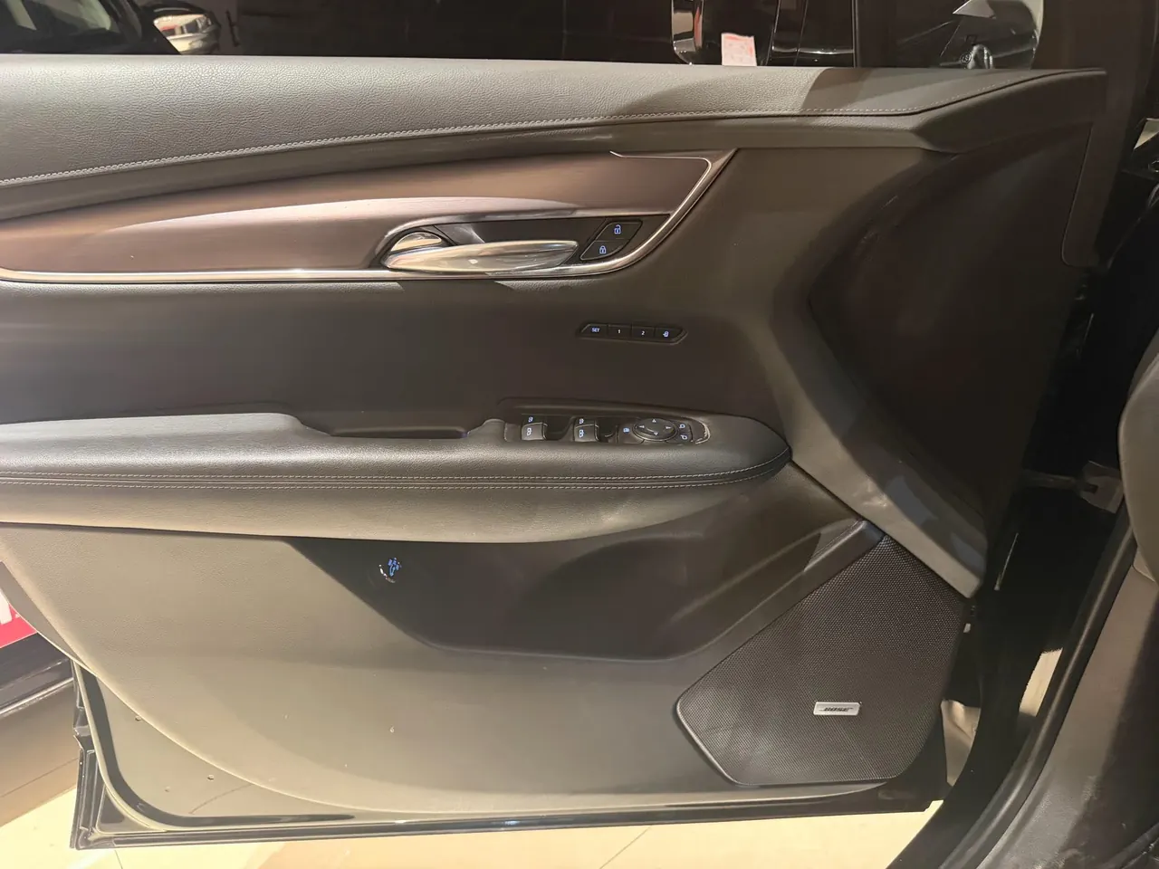 Cadillac 2022 XT6 48V 2.0T 7-seat four-wheel drive fashion automatic gear 5