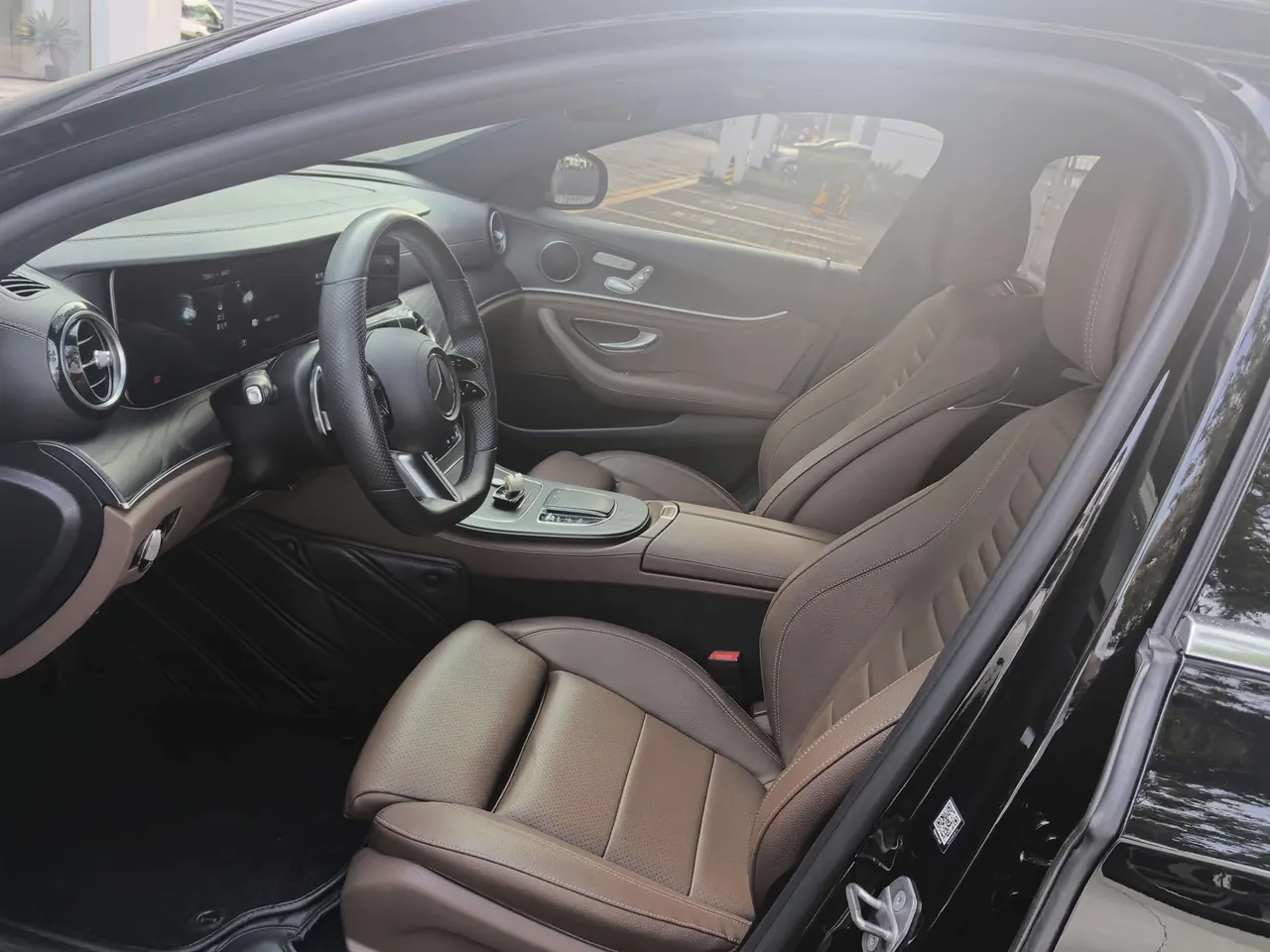 Mercedes Benz E-Class New Energy 2022 E 350 e L 2.0T Sports (Change 2) Automatic Gear 5