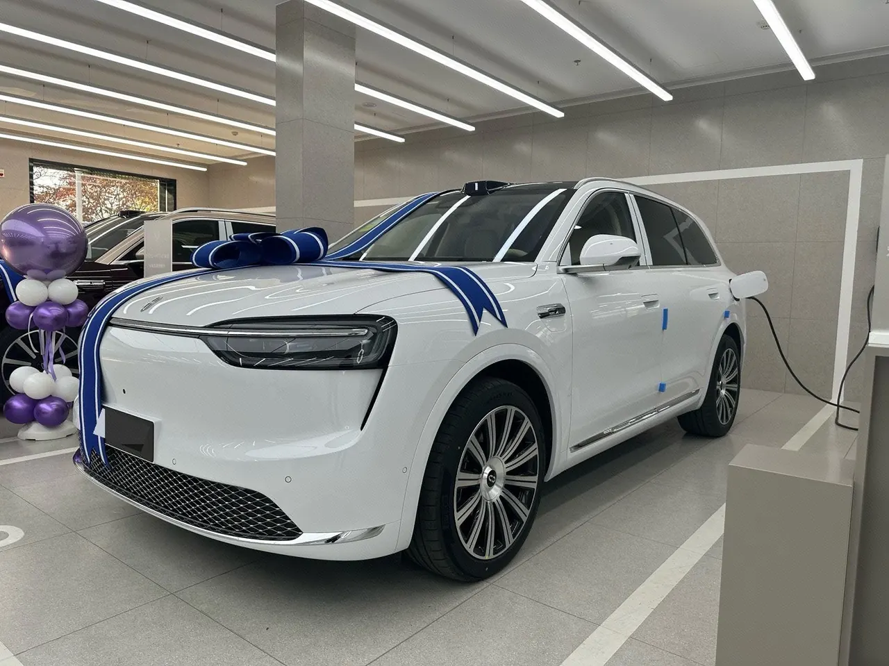 打开图片灯箱:AITO 2026 AITO M7 Pure Electric Ultra Four-wheel Drive Edition 5 (192 Line Laser Radar) Automatic Gear