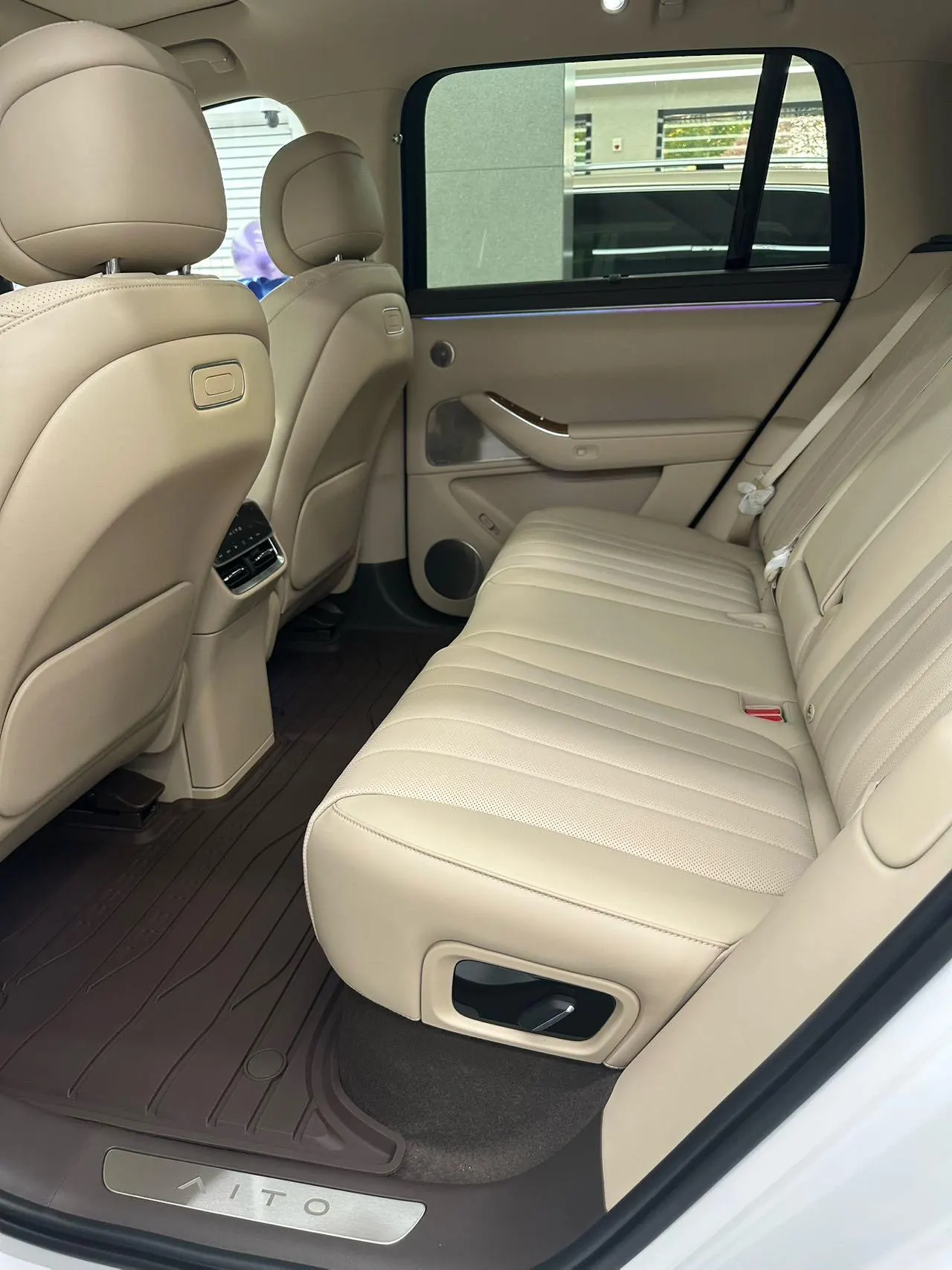 AITO 2026 AITO M7 Pure Electric Ultra Four-wheel Drive Edition 5 (192 Line Laser Radar) Automatic Gear 5