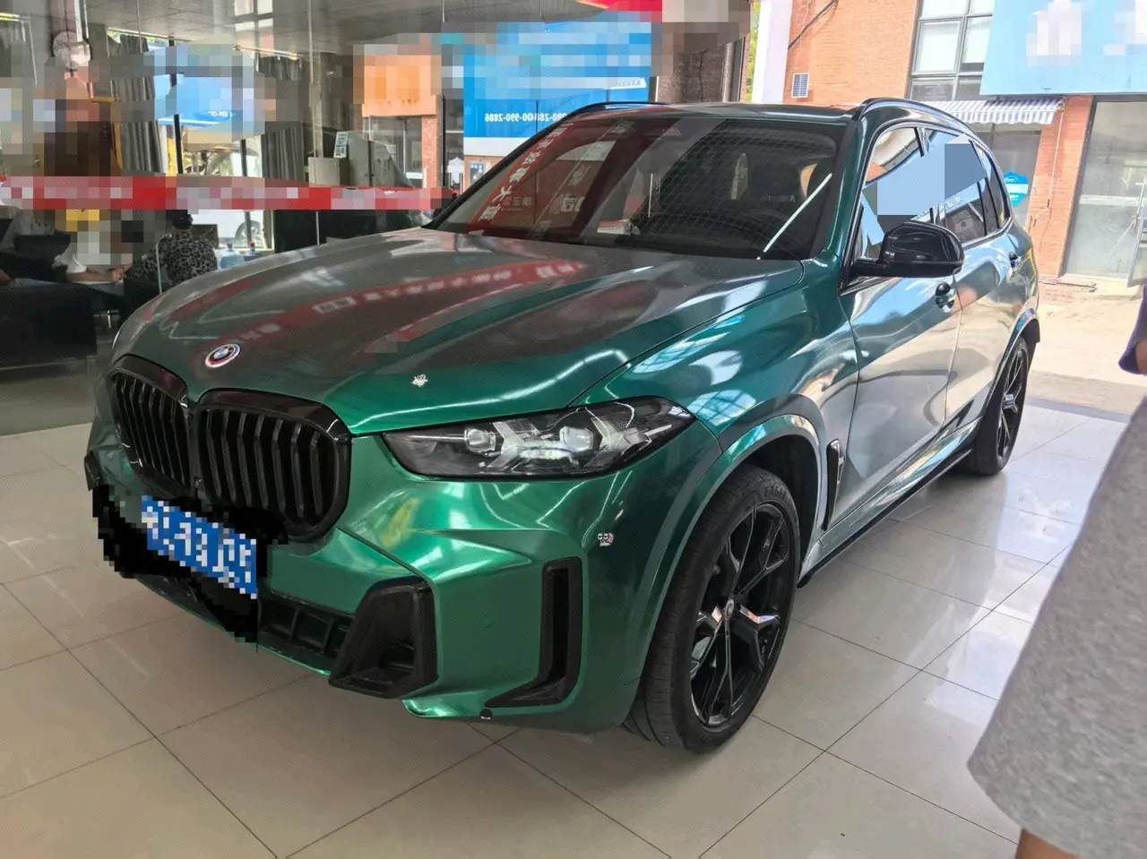 打开图片灯箱:BMW 2023 X5 xDrive30Li 48V 2.0T exclusive M sports suit automatic gear