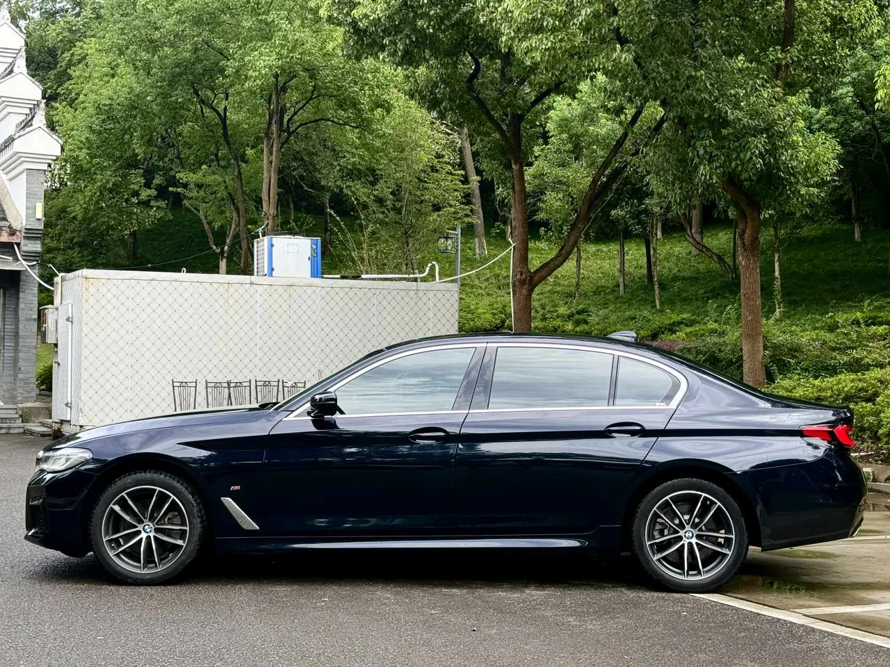 BMW 5 Series 2022 525Li 2.0T M Sports Suit (Modified) Automatic Gear 3