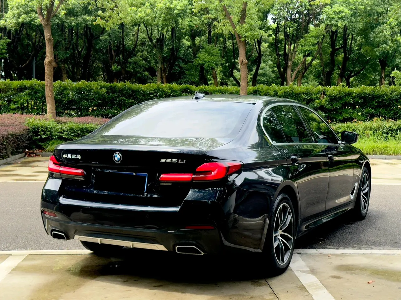 BMW 5 Series 2022 525Li 2.0T M Sports Suit (Modified) Automatic Gear 9
