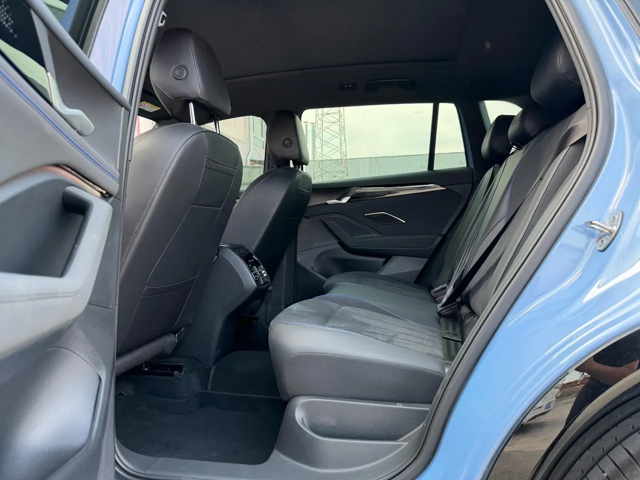 Volkswagen 2026 Tiguan L PRO 2.0TSI 380TSI Four-wheel Drive R-Line Smart Edition Automatic Gear 8
